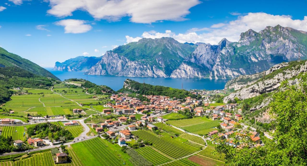 Hotel Continental - Tonelli Hotels Torbole Sul Garda Exterior photo